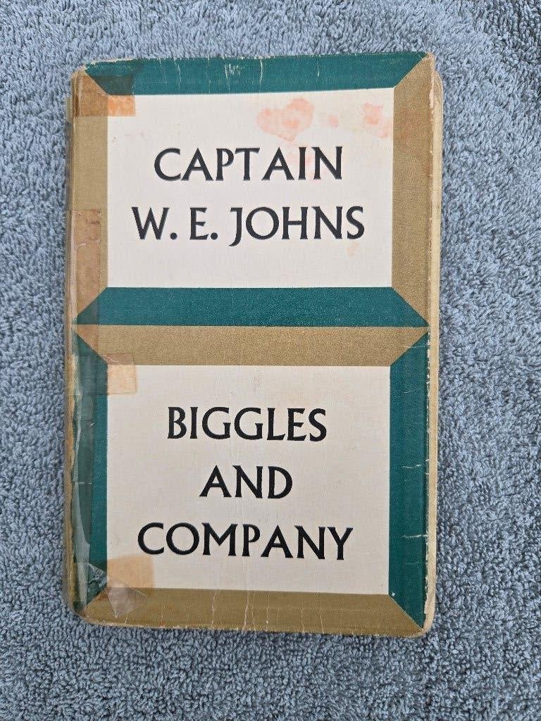 Biggles and Company, Boeken, Ophalen of Verzenden, Gelezen, W.E. Johns