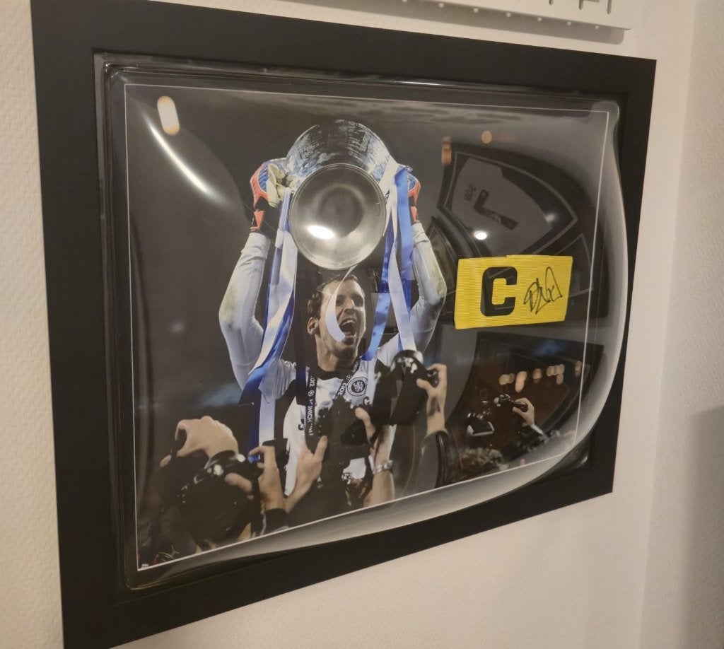 Aanvoerdersband gesigneerd Petr Cech ingelijst met COA, Verzenden, Nieuw, Buitenlandse clubs, Shirt