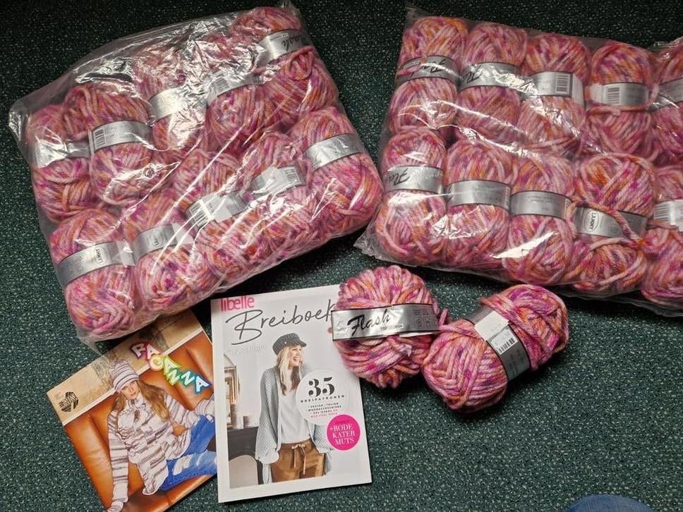 Pakket Lammy Yarns Flash + patroon boeken, Verzenden, Nieuw, Breien of Haken, Wol of Garen