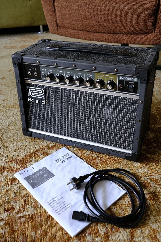 Roland JC-22 Gitaarversterker, Muziek en Instrumenten, Versterkers | Bas en Gitaar, Ophalen, Zo goed als nieuw, Gitaar, Minder dan 50 watt