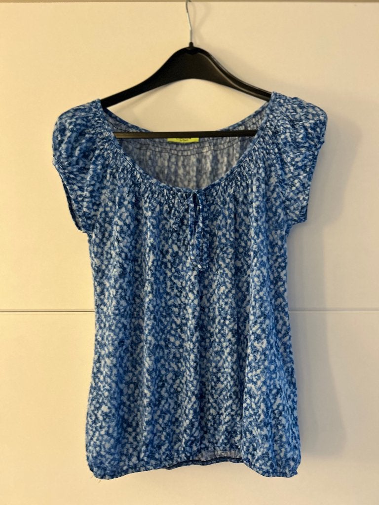 Cassis blauw-witte T-shirt, Kleding | Dames, Maat 38/40 (M), Ophalen of Verzenden, Zo goed als nieuw, Korte mouw