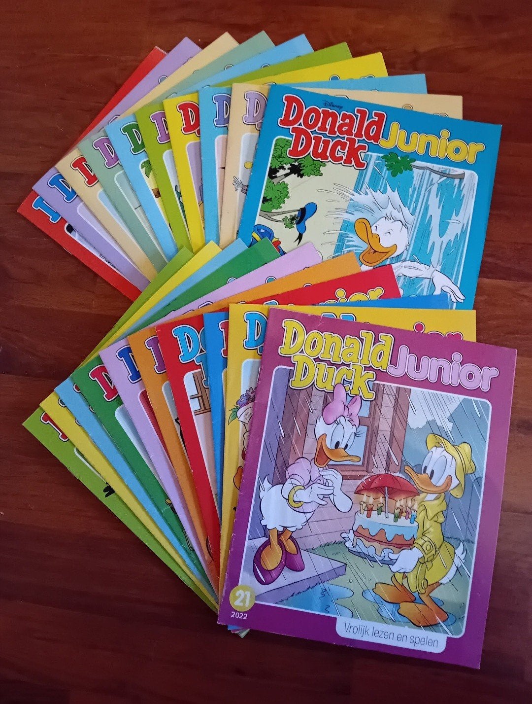 20x Donald Duck Junior GEEN puzzels en spellen gemaakt!, Meerdere stripboeken, Ophalen of Verzenden, Zo goed als nieuw, Donaldduck