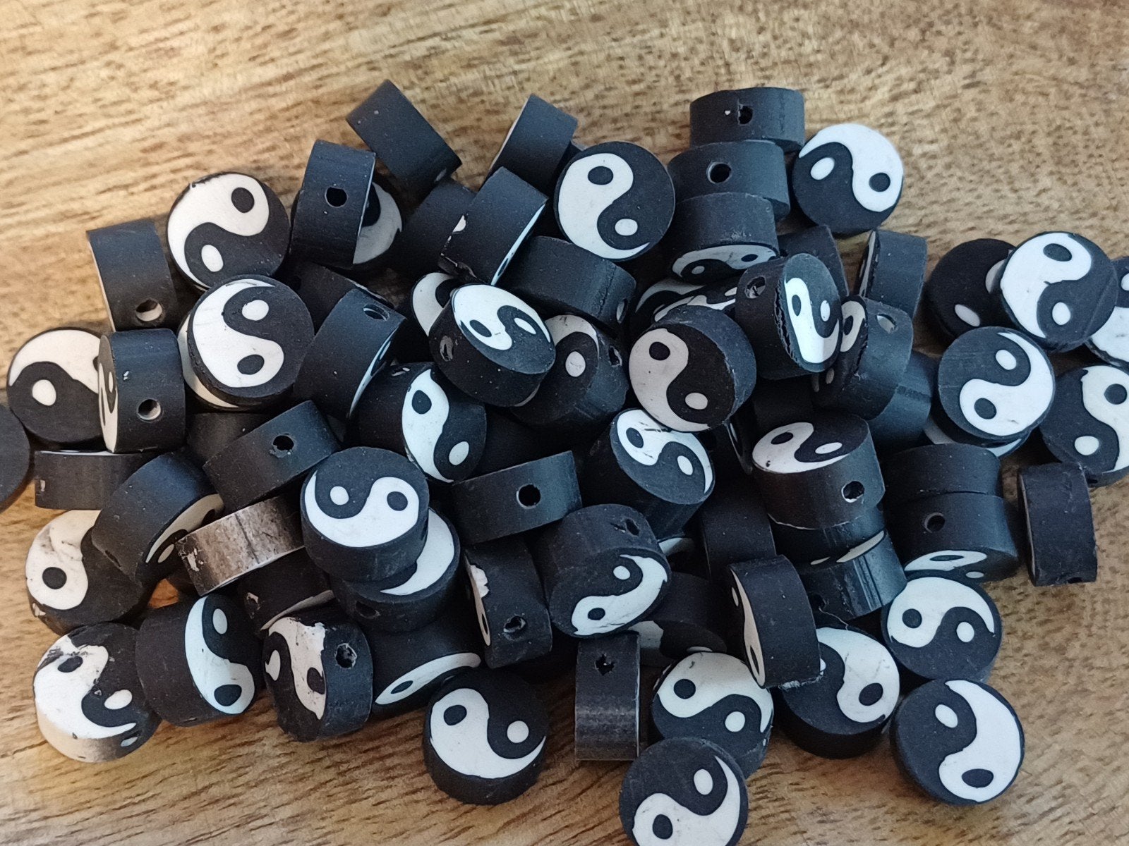 90 stuks polymeer kralen yin en yang ca. 10mm, Kraal, Nieuw, Ophalen of Verzenden, X