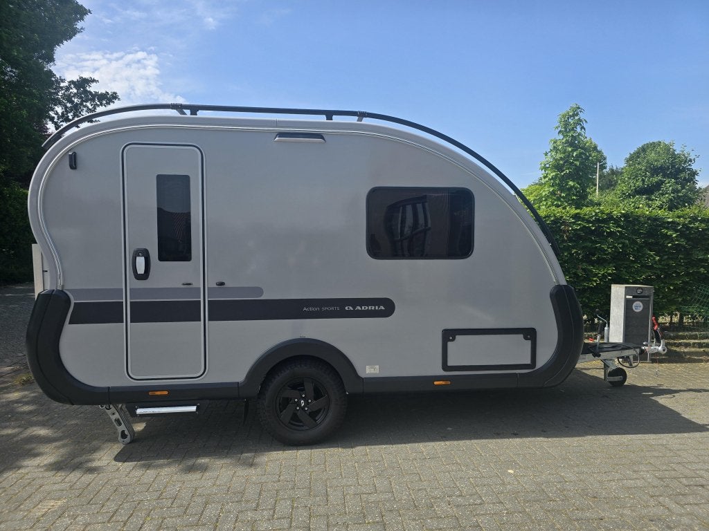 Adria Action Sport 391 LH met Enduro mover, Overige typen, Tot en met 2, Bedrijf, Treinzit