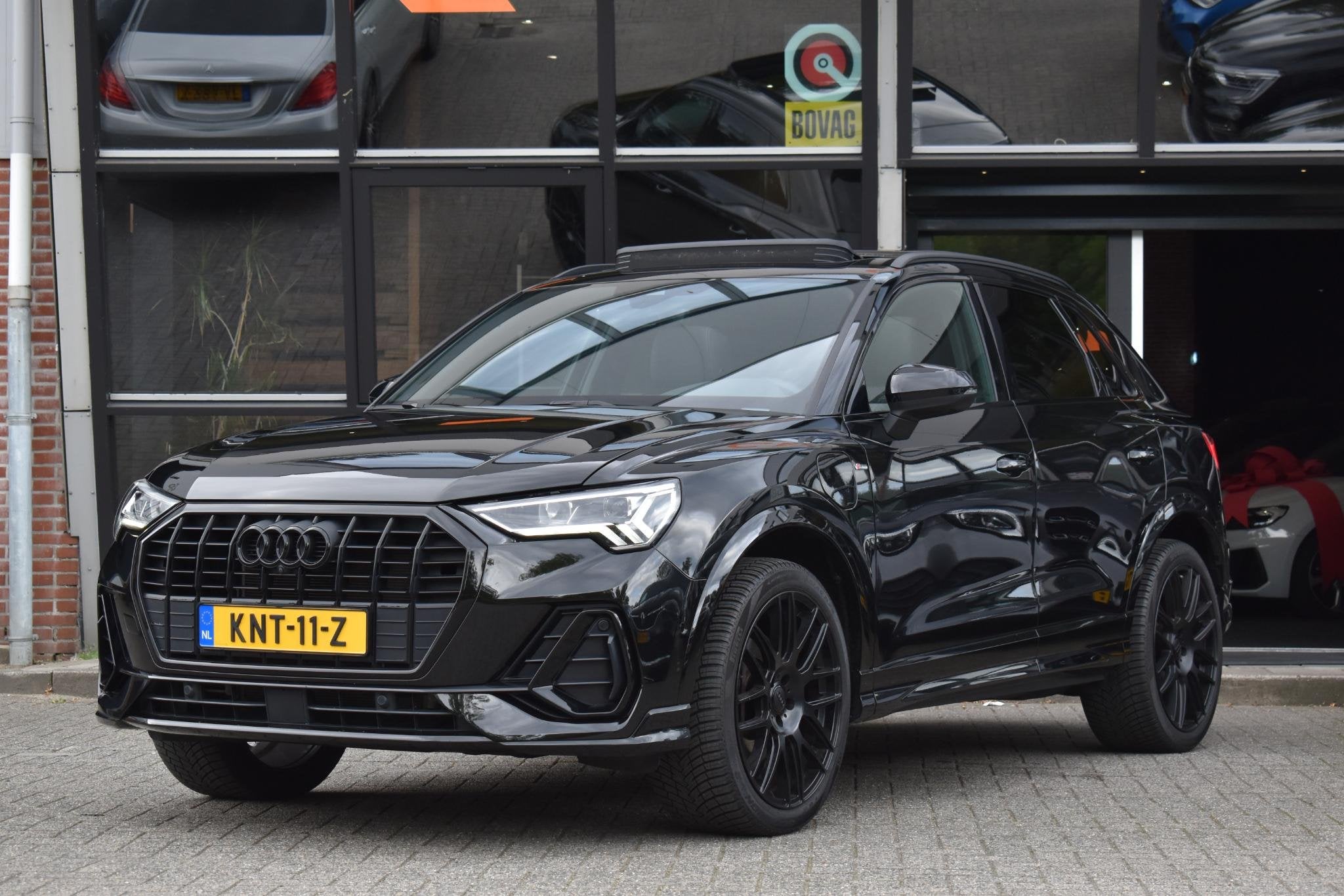 Audi Q3 45 TFSI e 3x S Line Pano Ambiance Keyless SONOS ACC, Auto's, Dealer onderhouden, Gebruikt, Met garantie (alle), Zwart