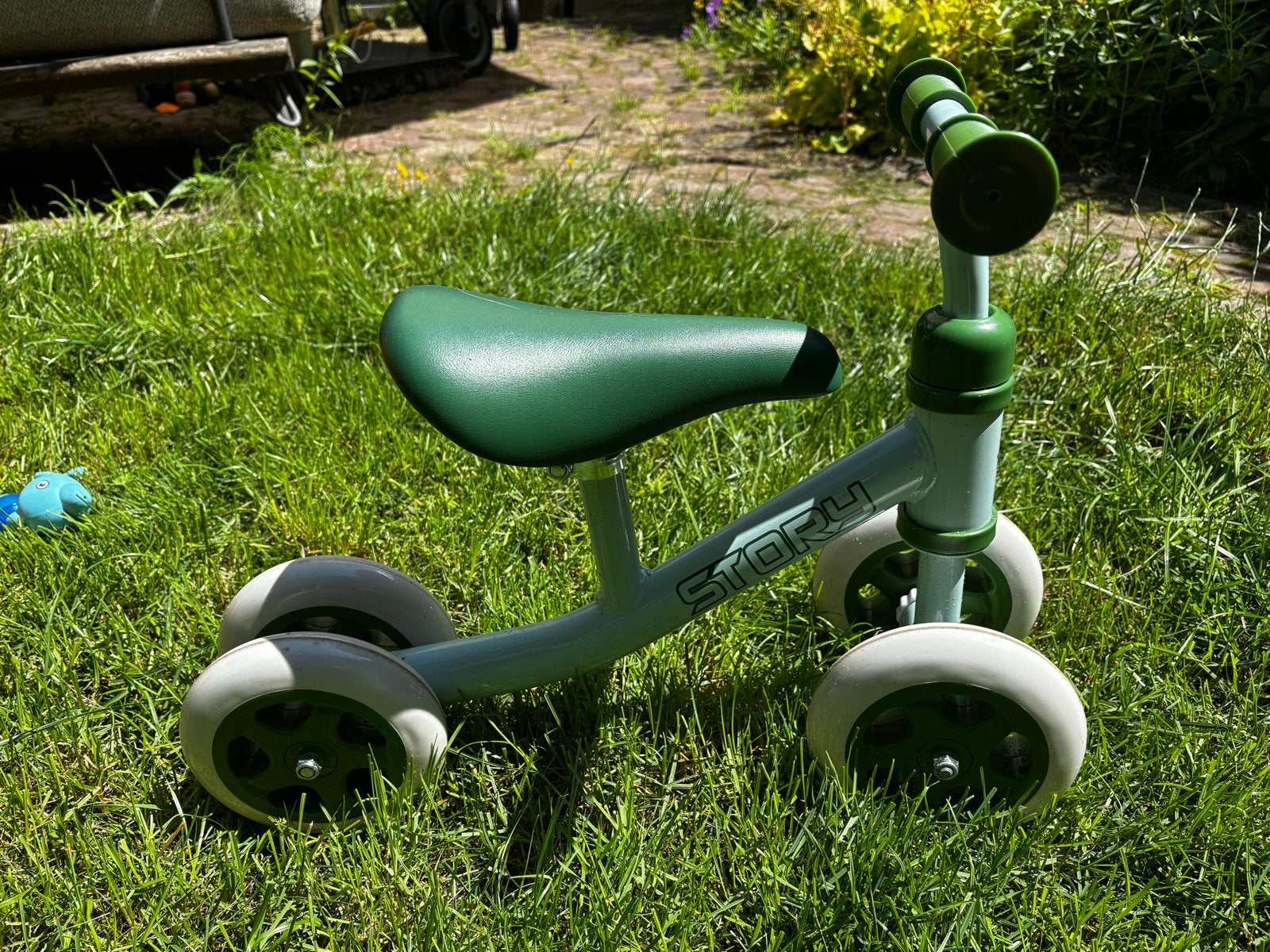 Story loopfietsje groen - perfect voor de kleintjes!, Ophalen, Zo goed als nieuw, Minder dan 16 inch