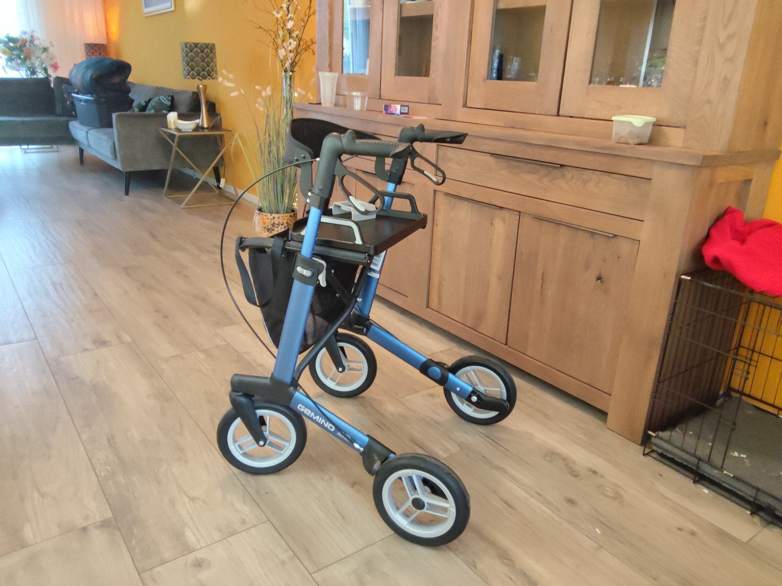 Nieuw GEMINO 30 rollator.  NIEUW, Epe GRATIS !  Blauw mt M, Ophalen of Verzenden, Opvouwbaar