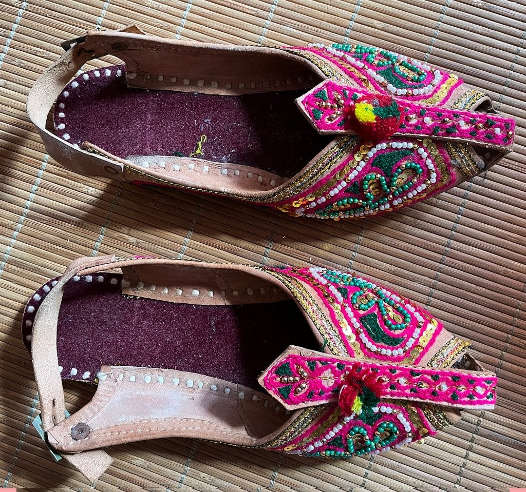 INDIASE MUILTJES MAAT 37 A'DAM OUD WEST, Ophalen, Overige kleuren, Sandalen of Muiltjes, Gedragen