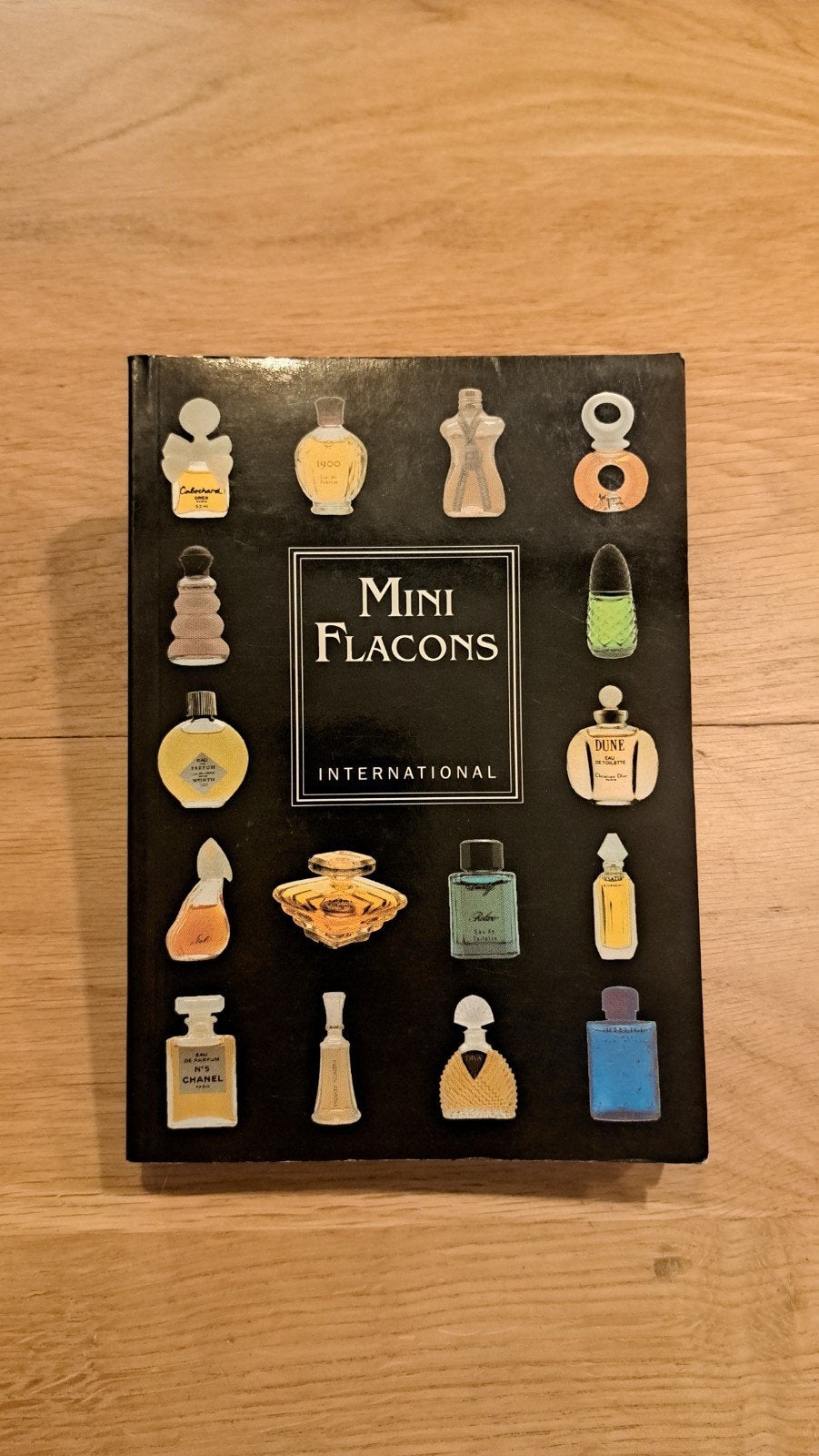 Mini Flacons International: Parfumminiaturen Gids, Boeken, Ophalen of Verzenden, Gelezen