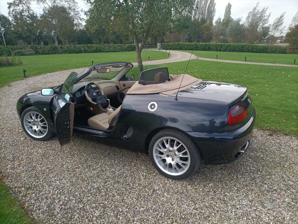 MG F 1.8 I 88KW Steptronic 2001 Zwart, Auto's, MG, Automaat, Achterwielaandrijving, 4 cilinders, Cabriolet