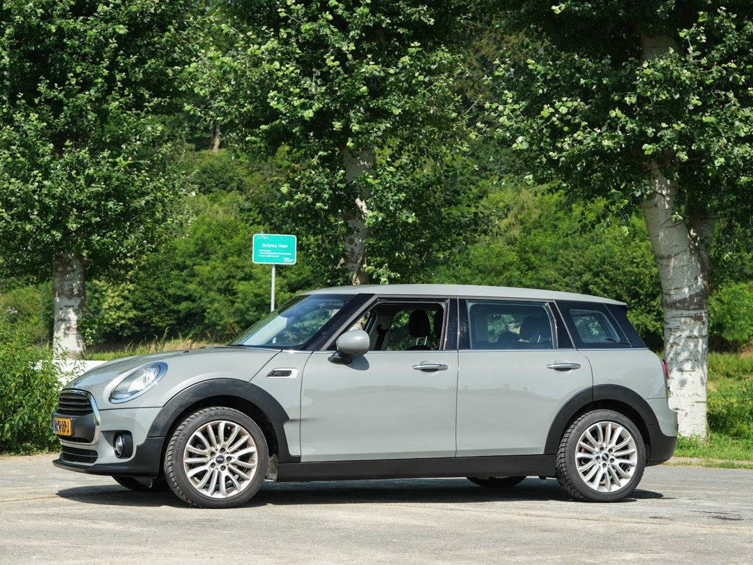 Mini Clubman 1.5 ONE 2017 Grijs (DEFECT), Voorwielaandrijving, Stof, 4 cilinders, 102 pk