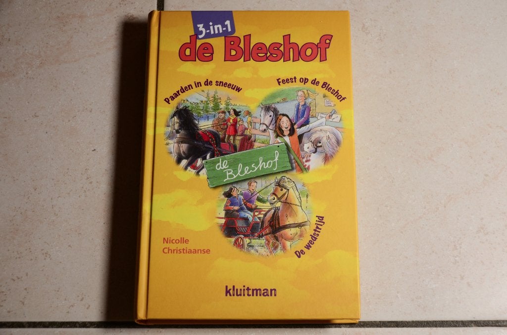 De Bleshof Paarden in de sneeuw, Feest op de bleshof, Boeken, Ophalen of Verzenden, Zo goed als nieuw, Fictie algemeen