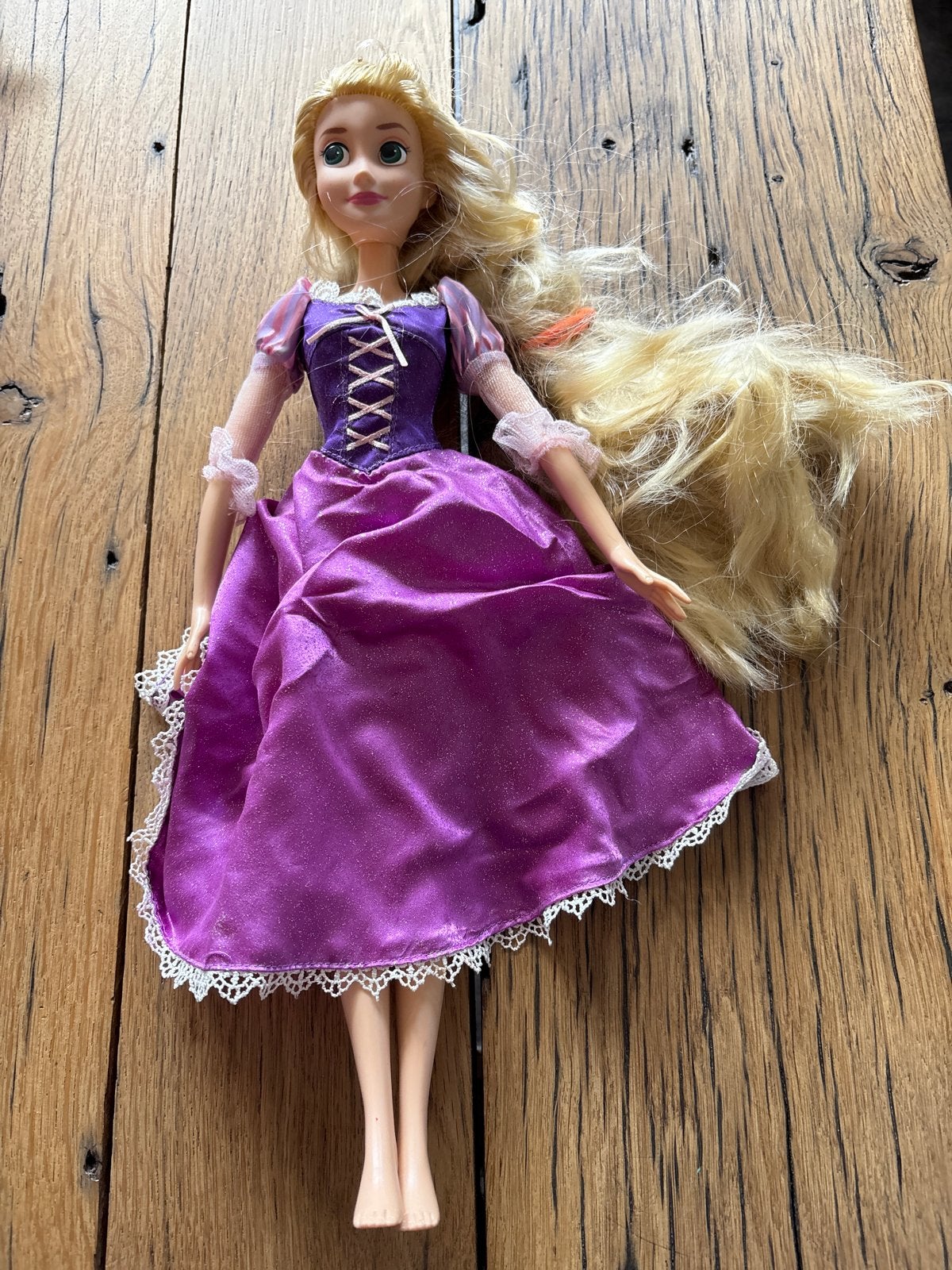 Disney Rapunzel pop met lang blond haar, Ophalen of Verzenden, Gebruikt, Overige typen