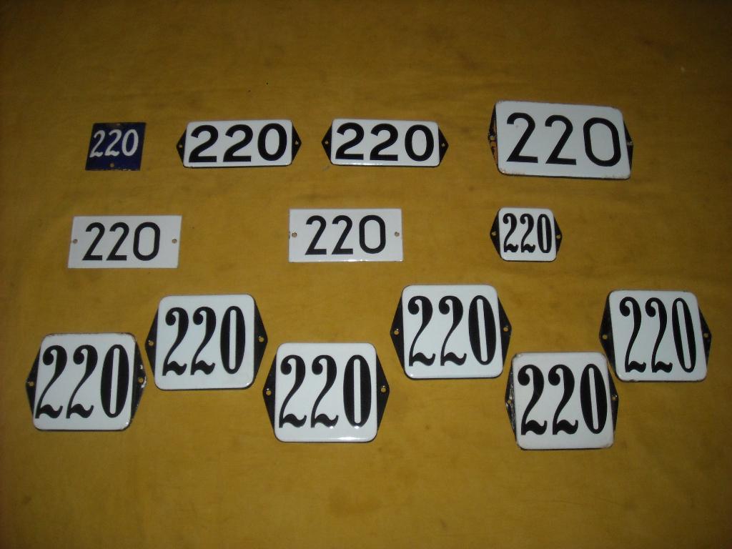 oud emaille huisnummer 220 ook 221 222 223 224 225 226 227 1, Ophalen of Verzenden