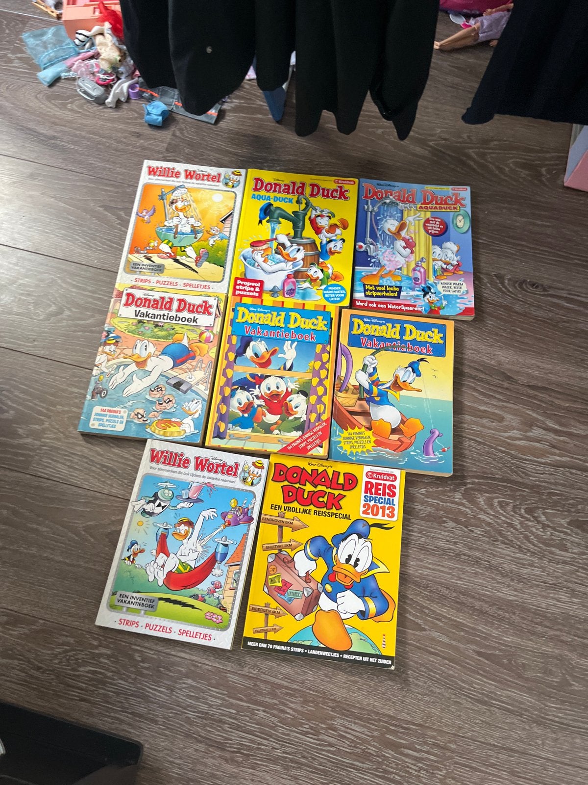 8 Donald Duck Vakantieboeken, Boeken, Meerdere stripboeken, Ophalen of Verzenden, Gelezen