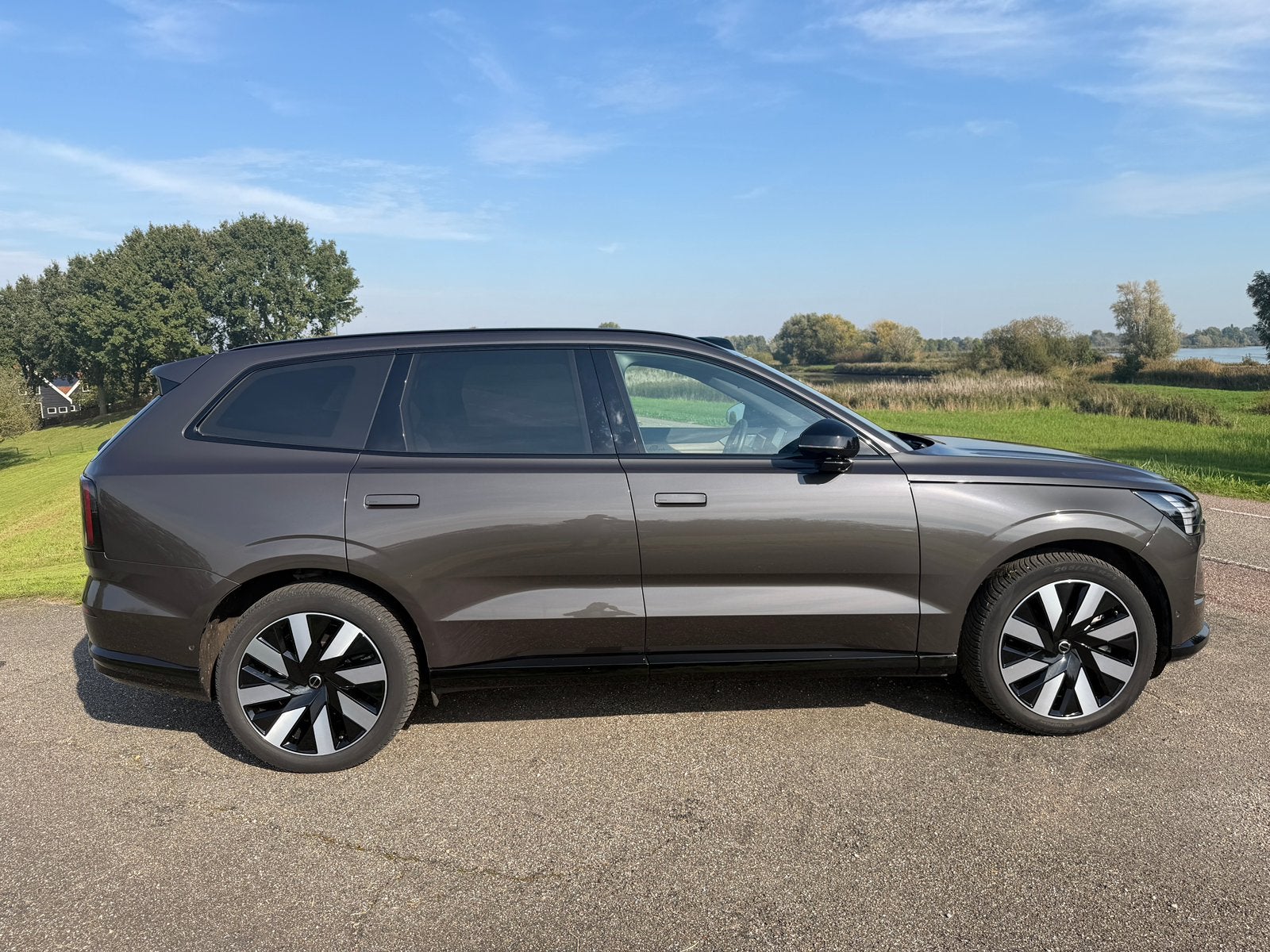 Volvo EX90