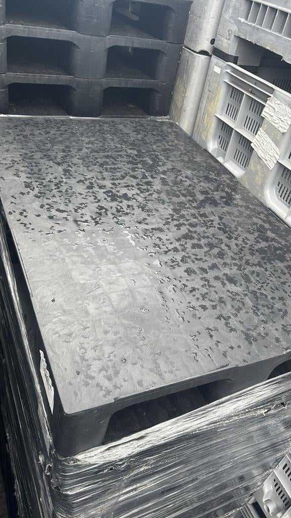 Stevige kunststof pallets - Gebruikt maar in goede staat, Ophalen of Verzenden
