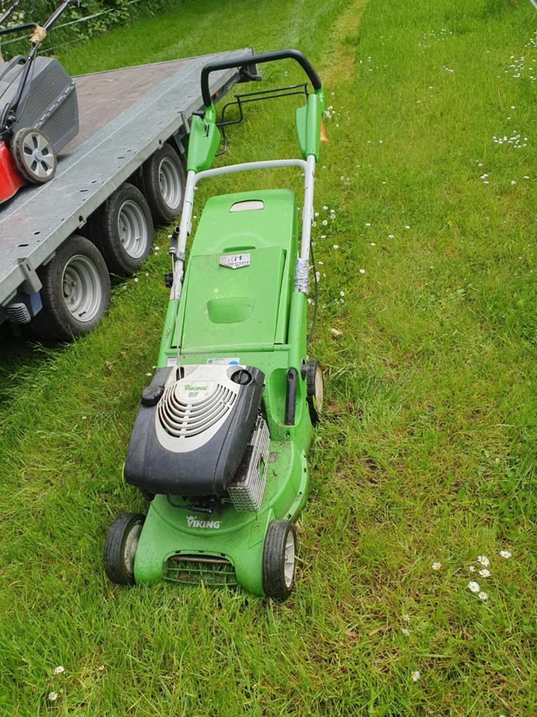 Viking grasmaaiers - Meeste werken goed,  en een zitmaaier, Gebruikt, Ophalen of Verzenden, Opvangbak, Benzine-grasmaaier