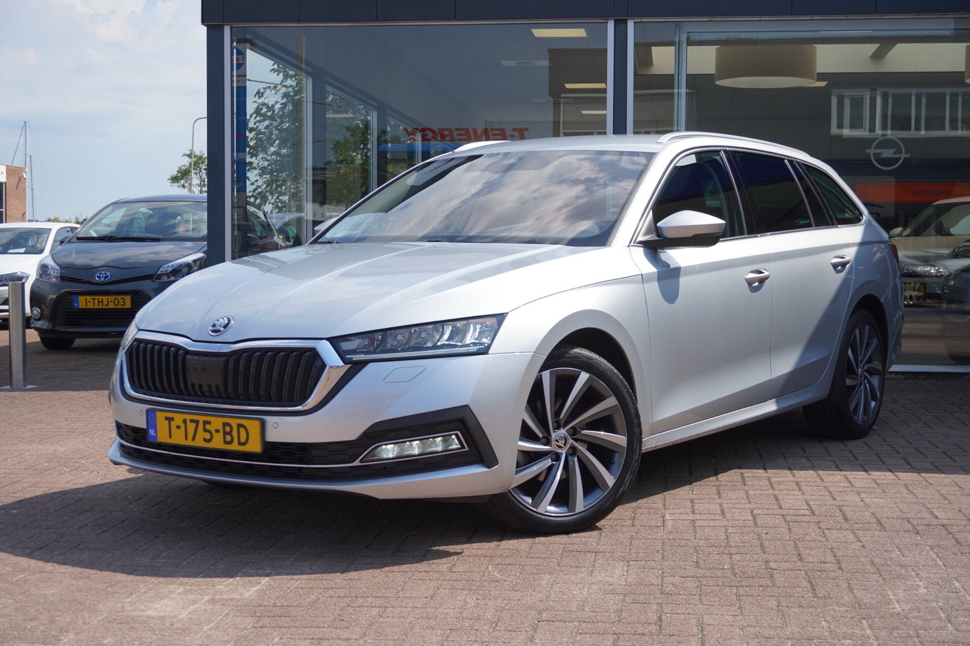 Skoda Octavia Combi 1.0 e-TSI Business Edition Plus | Airco, Auto's, Dealer onderhouden, Stof, Gebruikt, 1257 kg