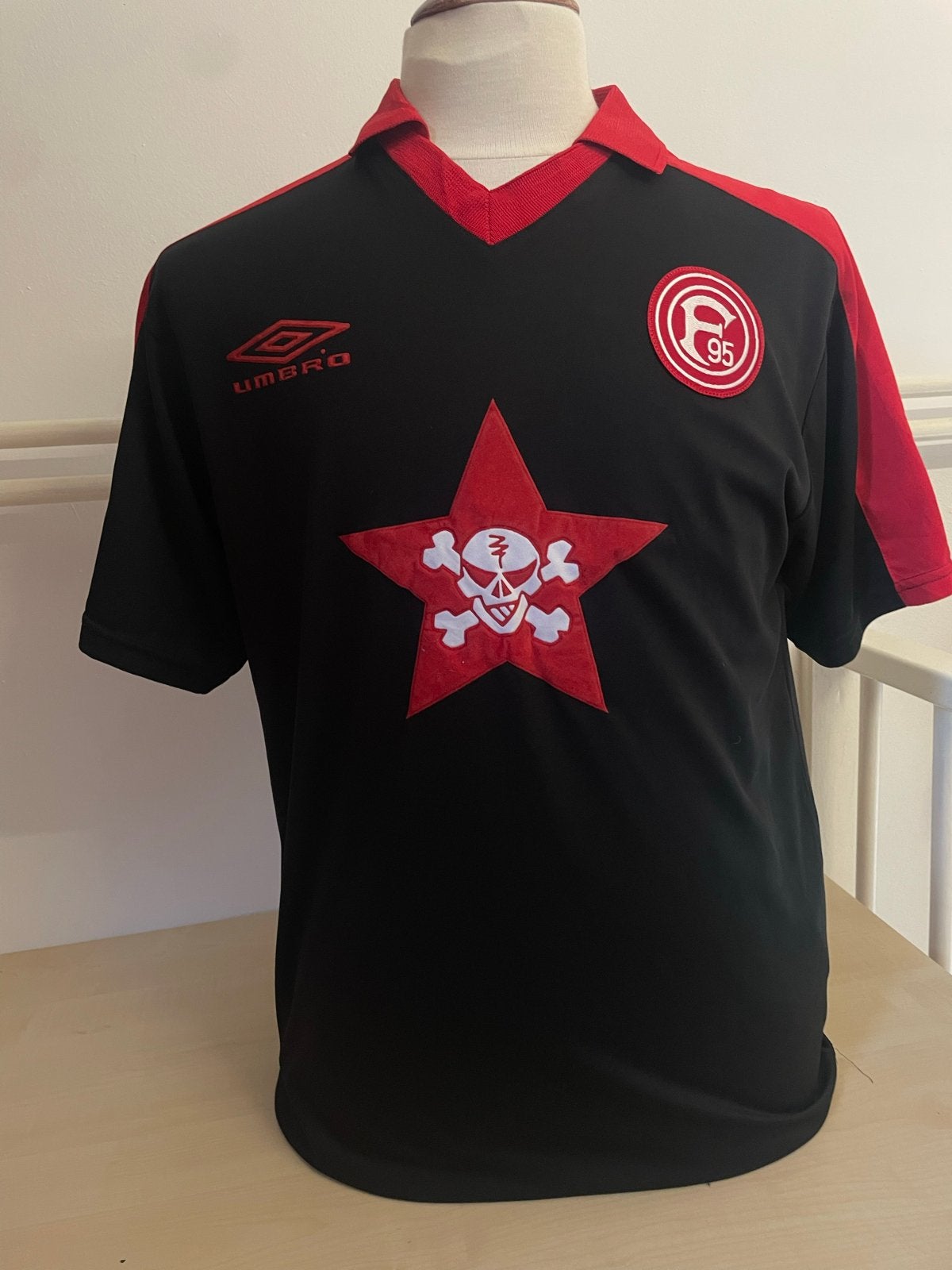 Shirt Fortuna Düsseldorf x Toten Hosen, Verzamelen, Ophalen of Verzenden, Gebruikt, Buitenlandse clubs, Shirt