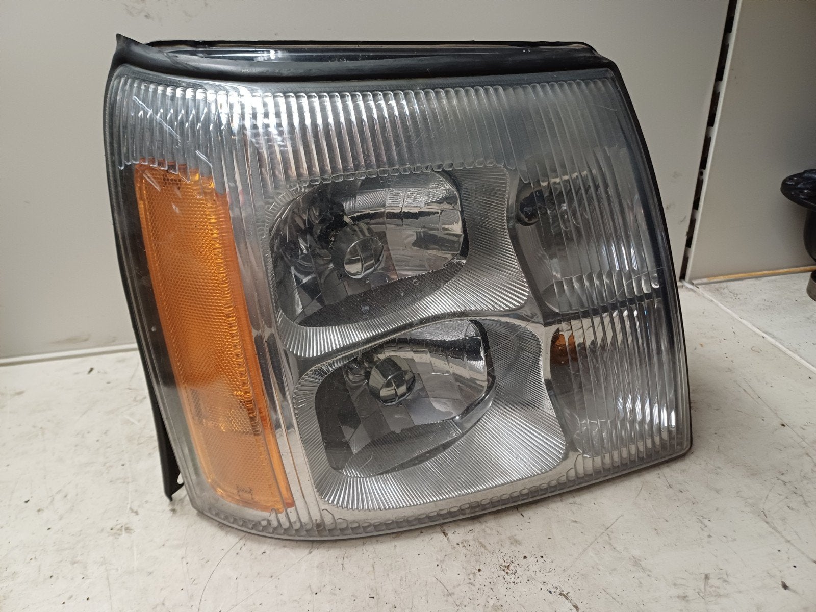 koplamp escalade 2002 passagierskant gebruikt, geen xenon, Ophalen of Verzenden, Gebruikt