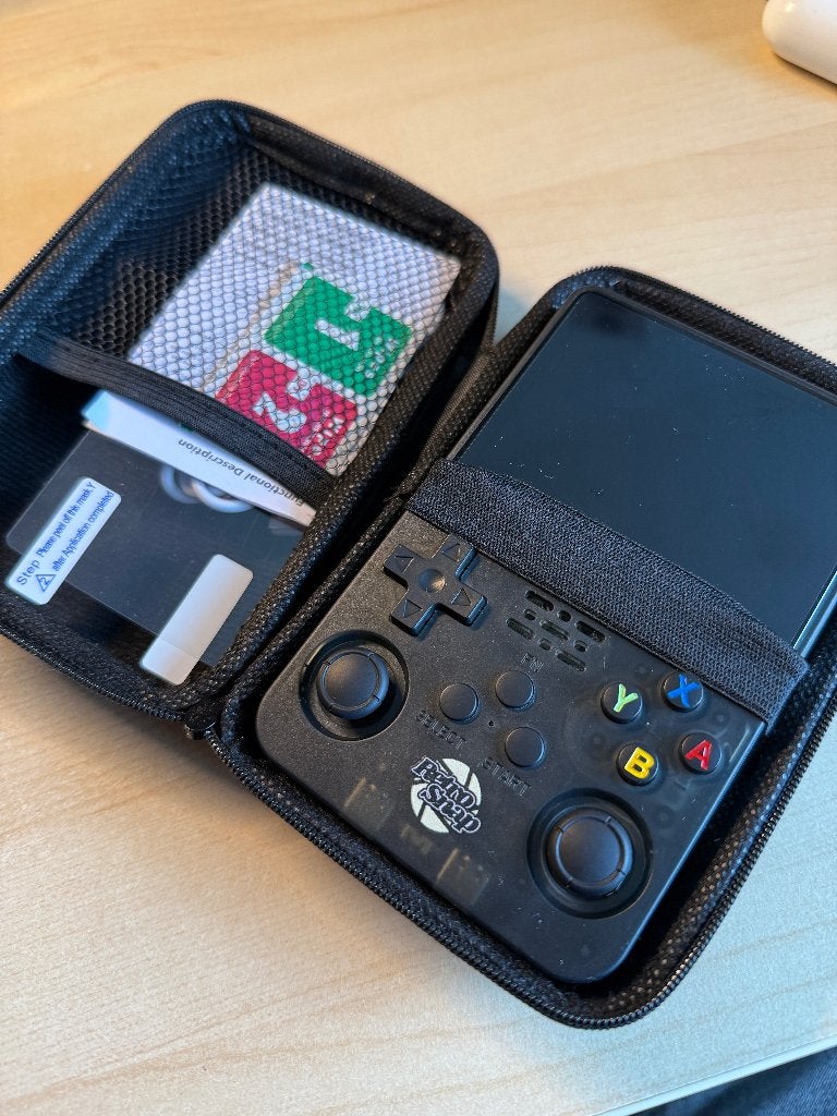 RetroSnap Play Handheld Retro Game Console - Zwart, Ophalen of Verzenden, Zo goed als nieuw, Overige modellen, Met beschermhoes of tas