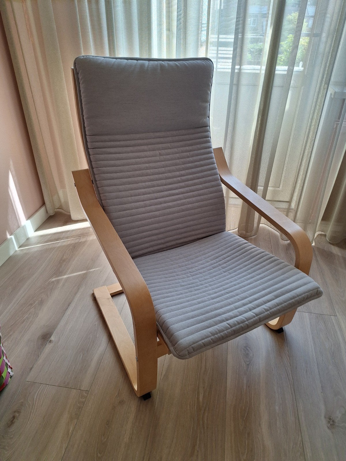 IKEA POÄNG wipstoel greis/beige, Huis en Inrichting, Stoelen, Ophalen, Modern, Scandinavisch, Zo goed als nieuw, Stof
