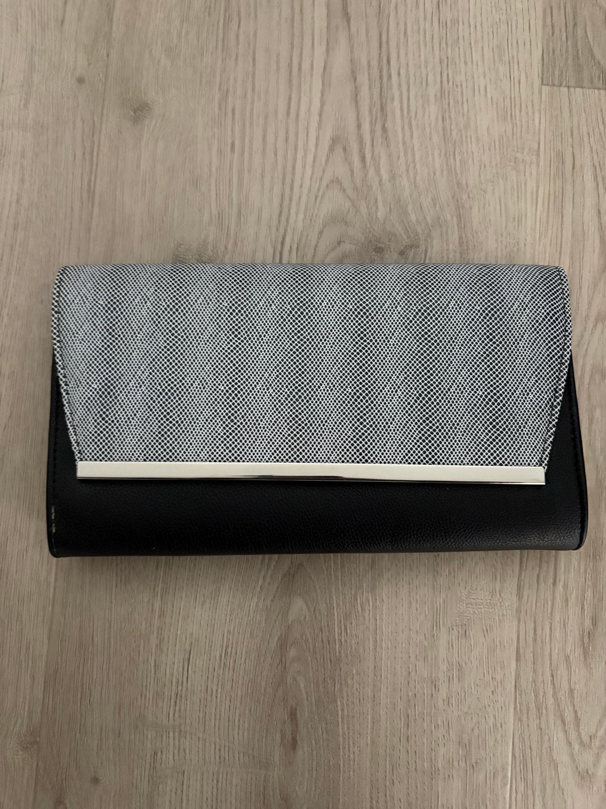 Stijlvolle clutch met ketting - Zwart/Wit, Ophalen of Verzenden, Gebruikt, Zwart, Avondtasje