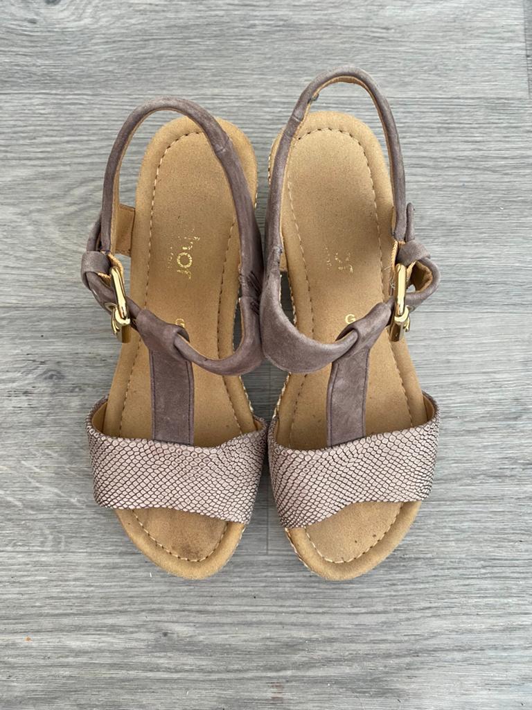 Nieuwe Gabor leverkleurige sandalen maat 4G=37., Verzenden, Nieuw, Sandalen of Muiltjes
