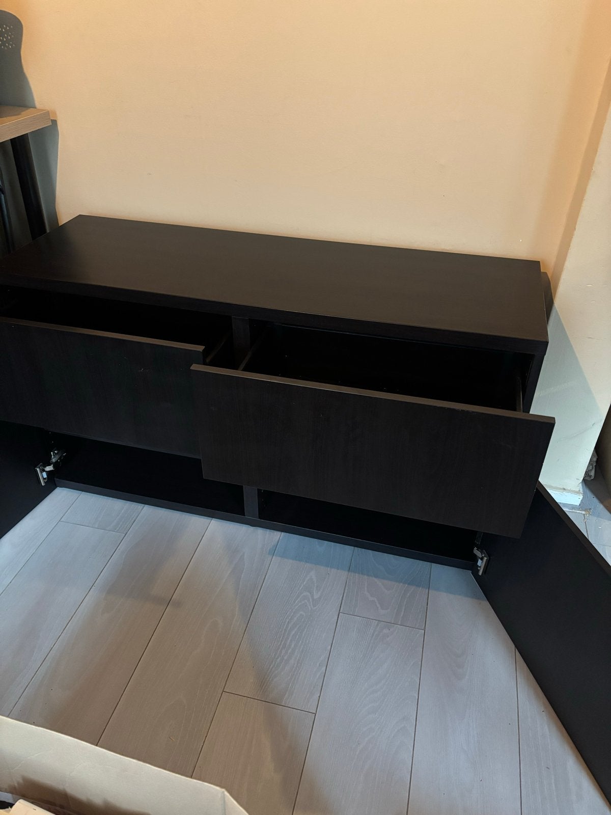 Zwart dressoir met lades en deuren, Ophalen, Gebruikt, 100 tot 150 cm, Met lade(s)