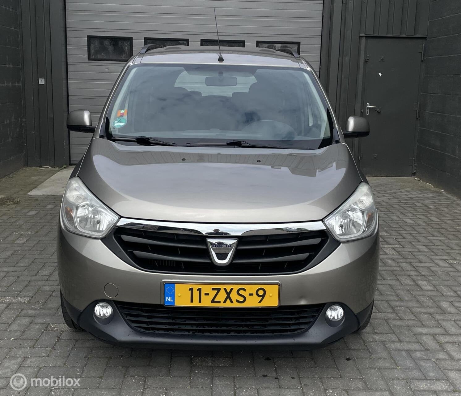 Dacia Lodgy 1.2 TCe | 7-Persoons | AIRCO | Navi | Parkeersen, Auto's, Euro 5, Gebruikt, Bruin, Origineel Nederlands
