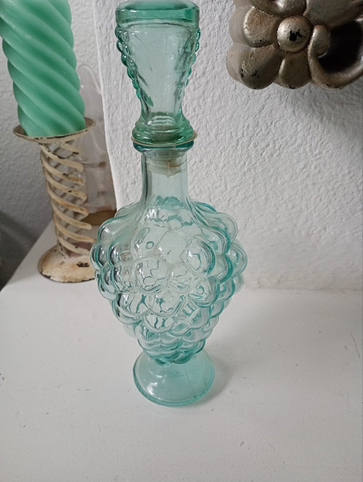 Vintage Groene Glazen Karaf met Druivenmotief, Antiek en Kunst, Ophalen of Verzenden