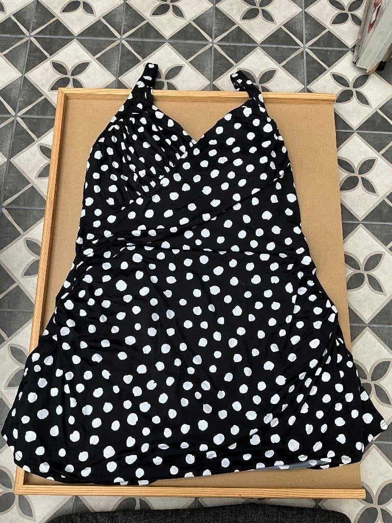 Zwarte/witte badpakjurk merk Beachwave Maat 52, Zwart, Nieuw, Badpak, Emmen