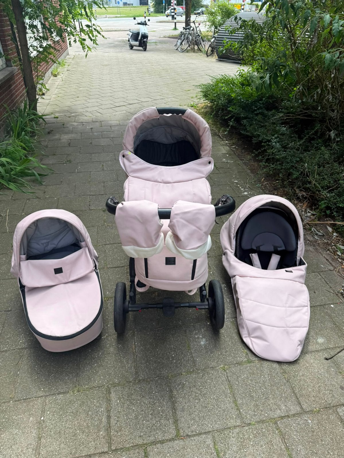 3-in-1 Kinderwagen Tokyo – Zo goed als nieuw! Roze, Kinderen en Baby's, Kinderwagens en Combinaties, Ophalen, Zo goed als nieuw