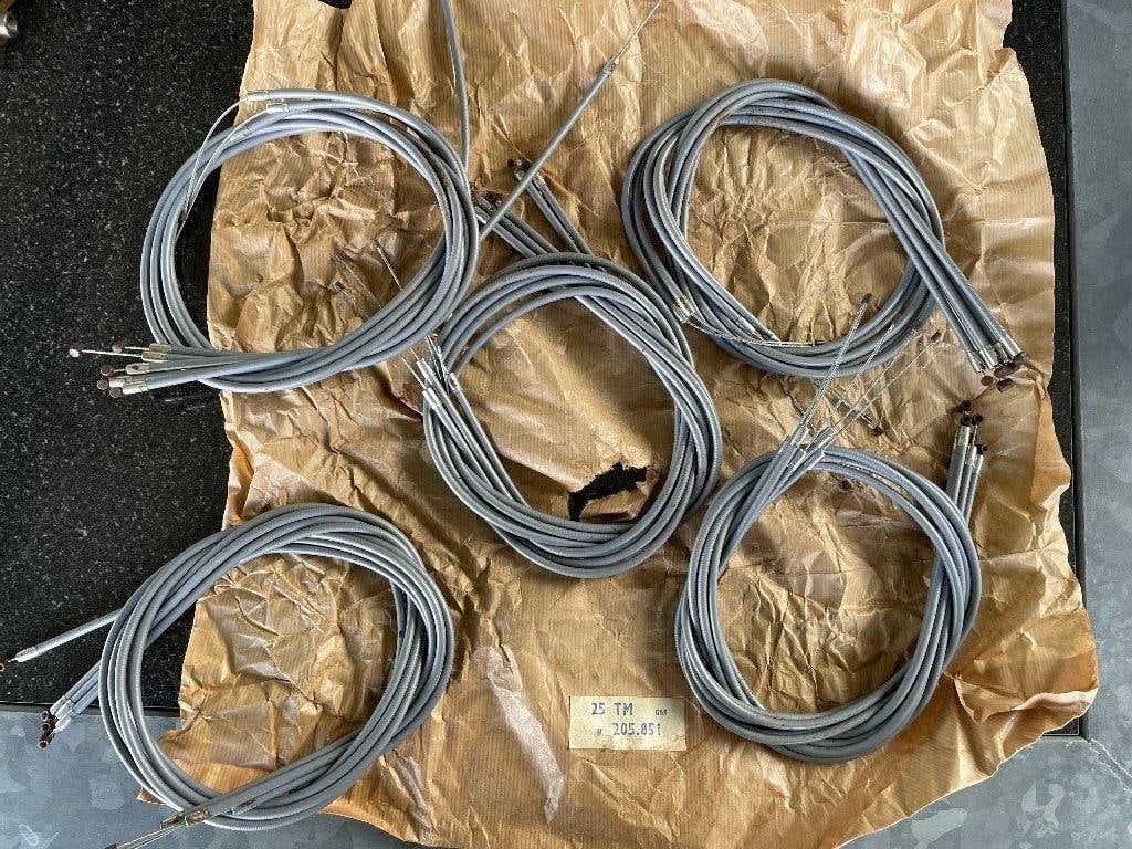 25 st grijze gaskabels nos buitenkabel 81 a 82 cm brommer, Ophalen of Verzenden, Nieuw, Overige typen, Overige merken