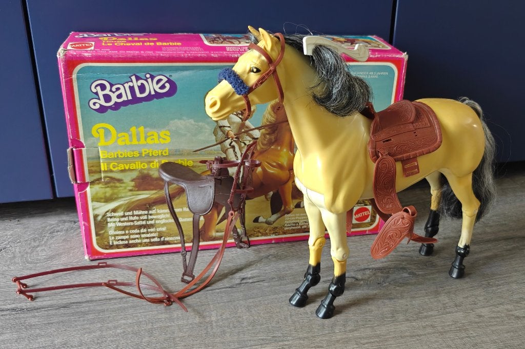 Vintage (1981) Barbie paard 'Dallas' met accessoires, Verzamelen, Poppen, Ophalen of Verzenden, Gebruikt, Overige typen