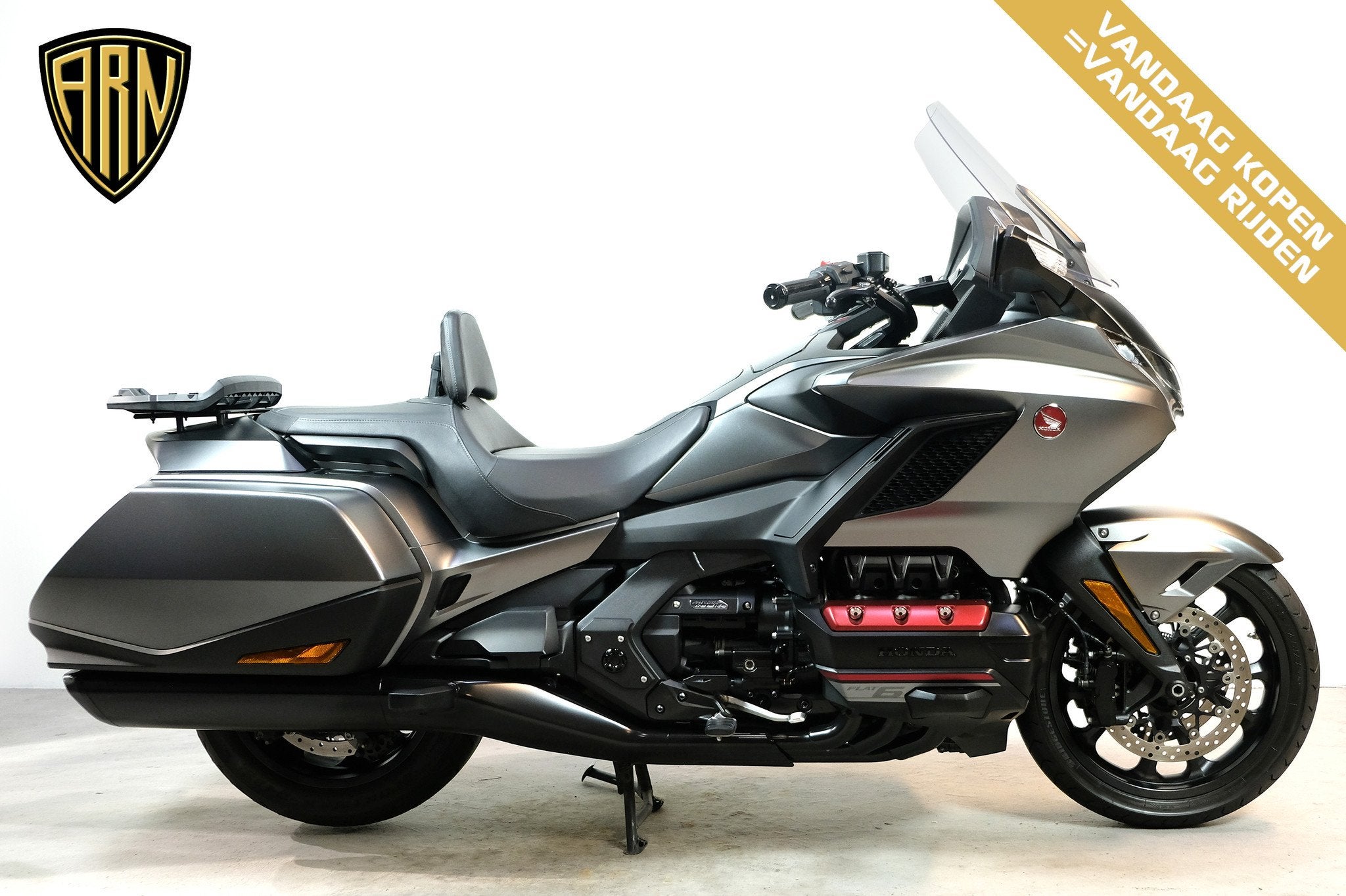 Honda GL 1800 Gold Wing Bagger DCT (bj 2023), Motoren, Motoren | Honda, Bedrijf, Toermotor, meer dan 35 kW, ABS, Cruise Control