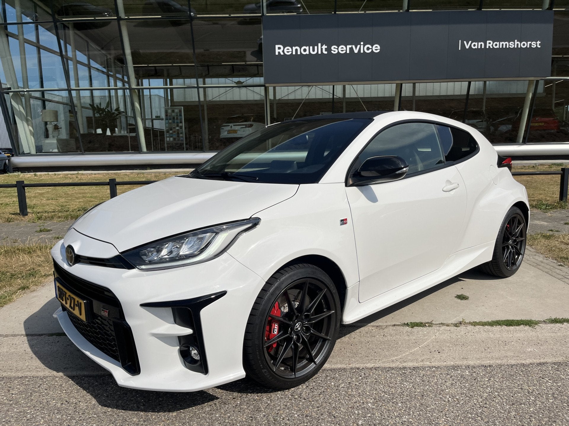 Toyota Yaris 1.6 GR Performance 262PK / 4WD / Carbon dak / S, 12 maanden, 1618 cc, Gebruikt, Euro 6
