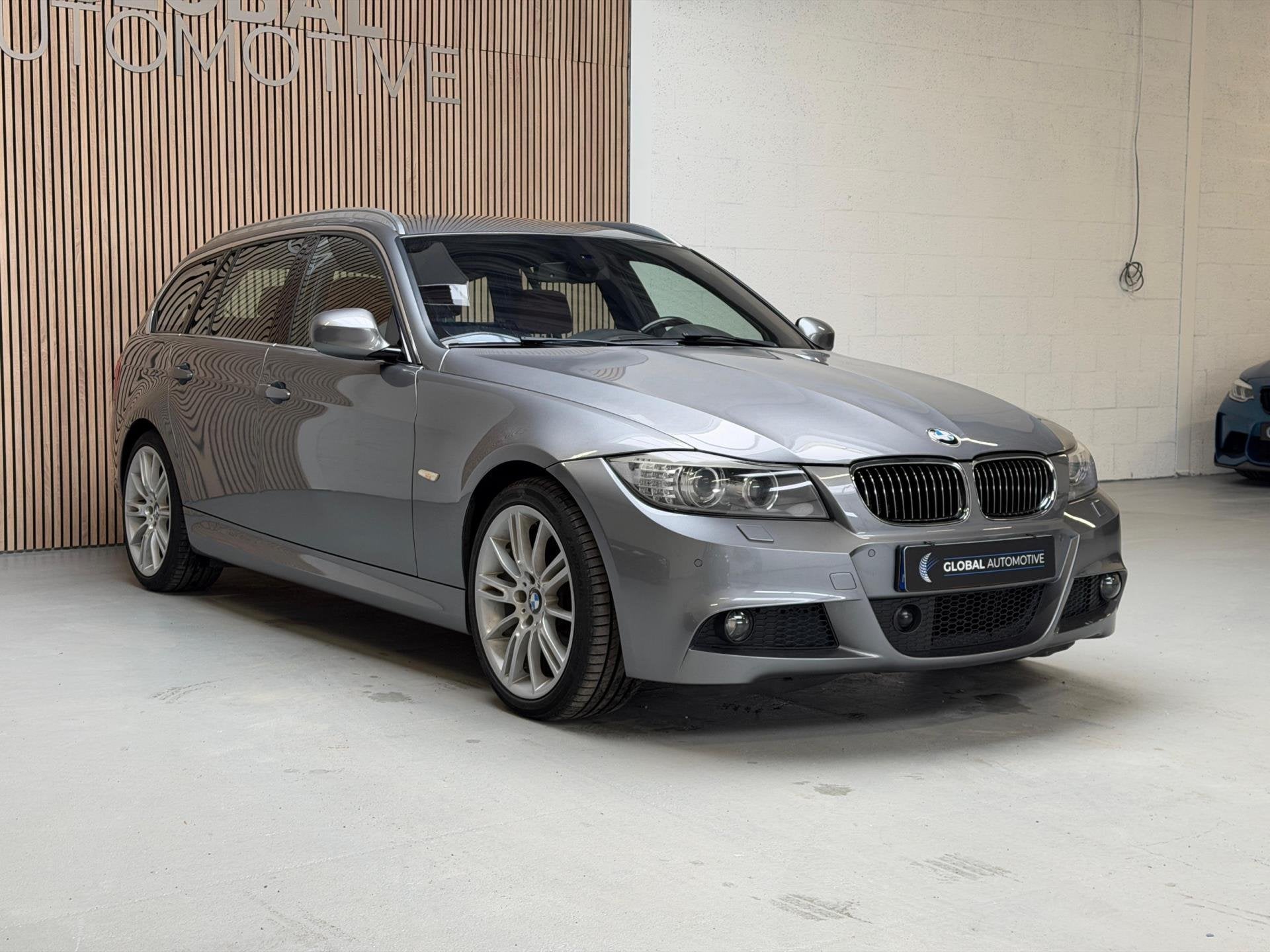 BMW 3-serie Touring 325xi LCI - 6 CILINDER - AUTOMAAT - M PA, Auto's, Automaat, Euro 5, Gebruikt, 2996 cc
