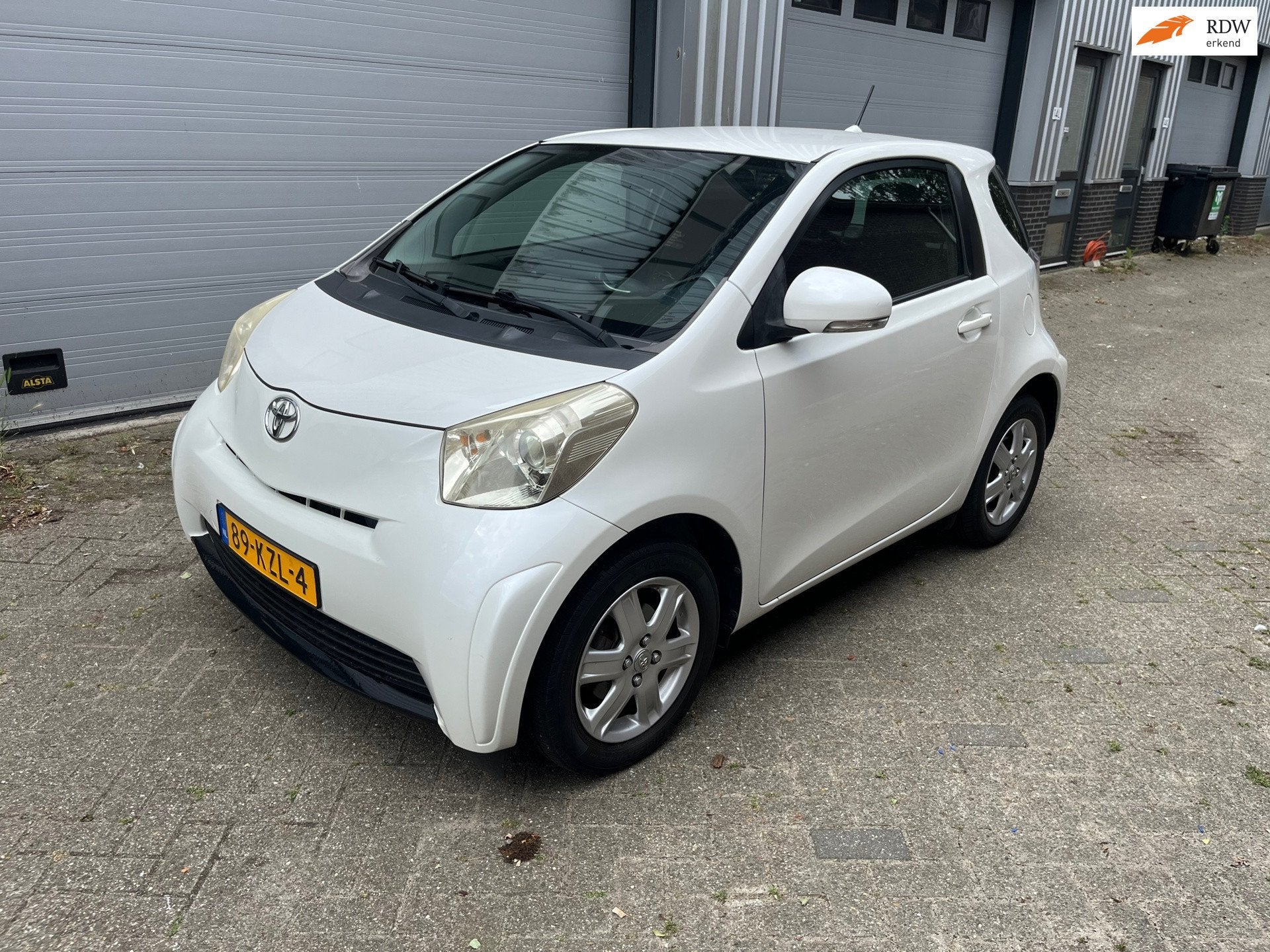 Toyota IQ 1.0 VVTi Comfort! AIRCO! BOEKJES!, Stof, Gebruikt, Origineel Nederlands, Bedrijf