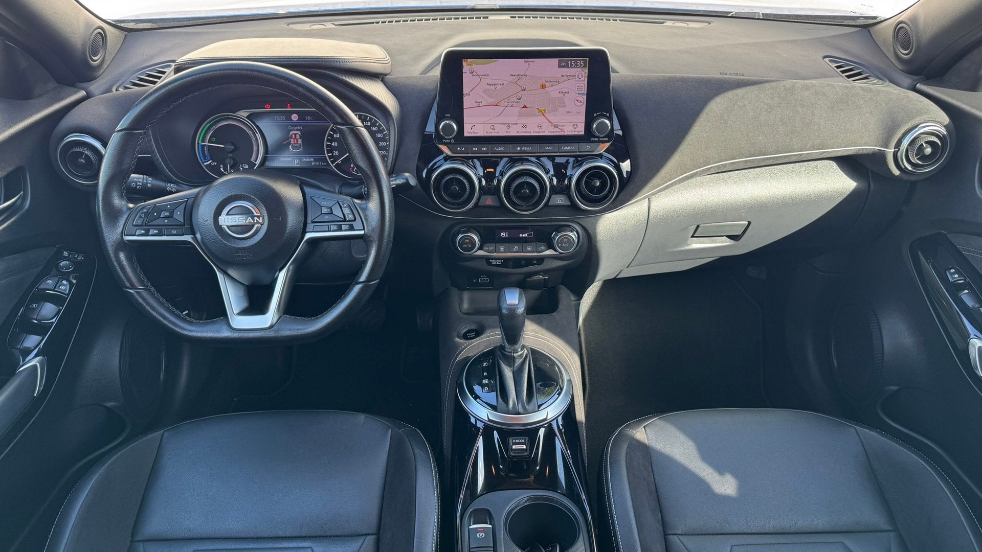 Nissan Juke 1.6 Hybrid Premiere Ed. N-Design Trekhaak Adapti, Auto's, 1300 kg, Gebruikt, 4 cilinders, Blauw