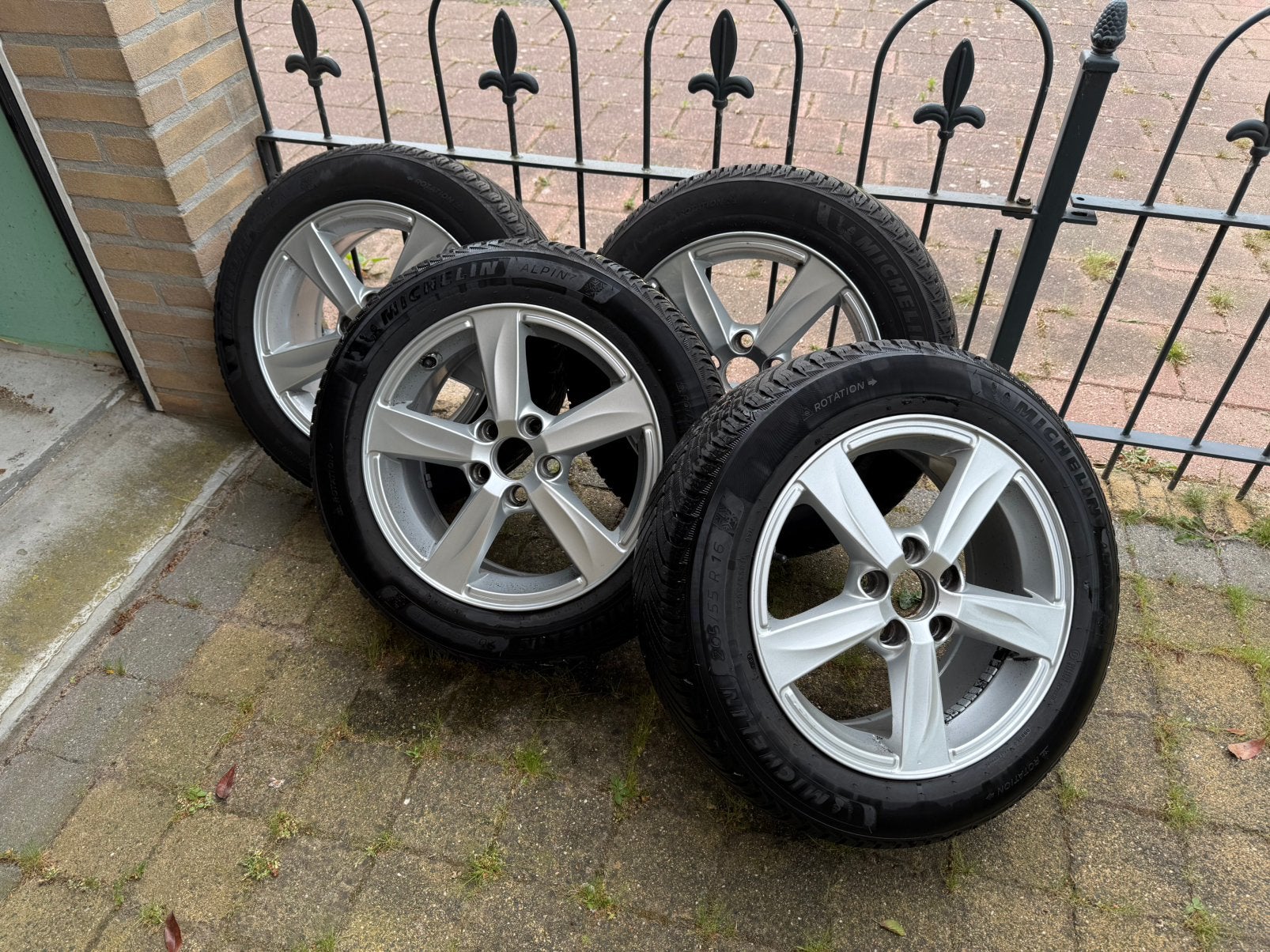Volvo V40 LM velgen 'Matres' 7x16 incl Michelin Alpin 7, Ophalen, Gebruikt, Volvo