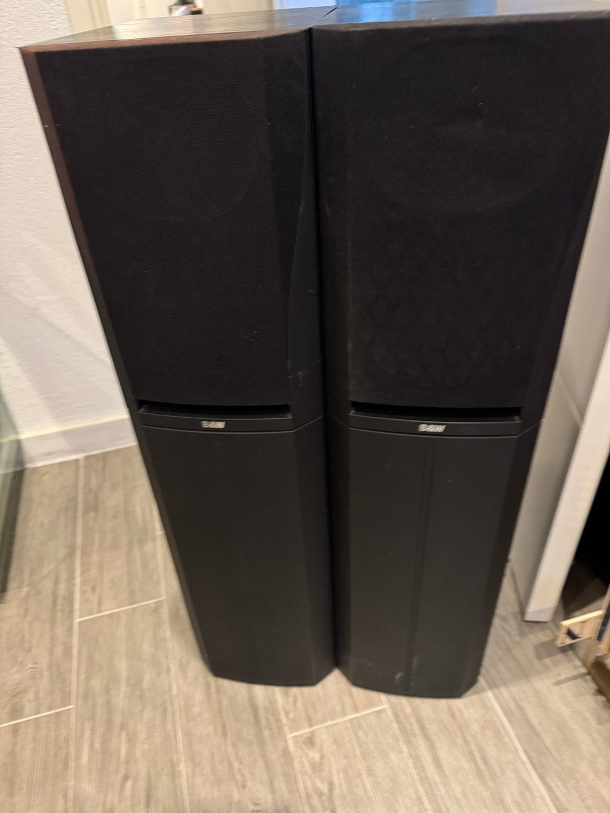 B&W DM 305 luidsprekers  60tot 120 watt opvolgende serienr, Ophalen, Zo goed als nieuw, Center speaker, Bowers & Wilkins (B&W)