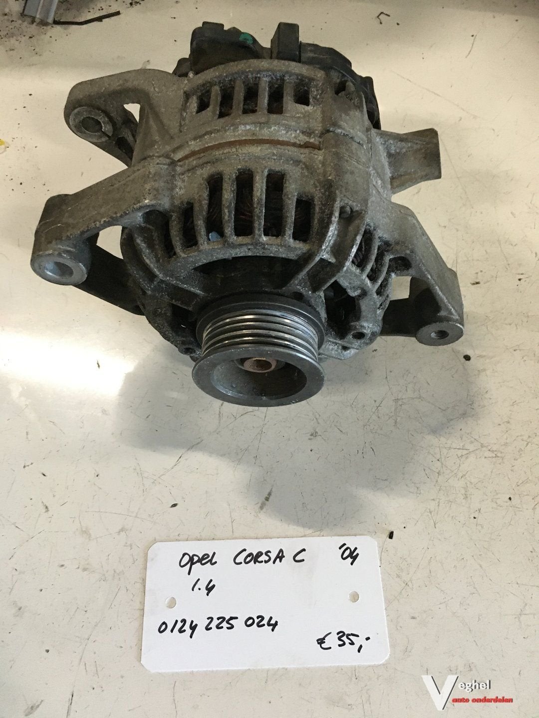 Opel Corsa C 1.4 2004 Dynamo, Gebruikt, -, -, Ophalen of Verzenden