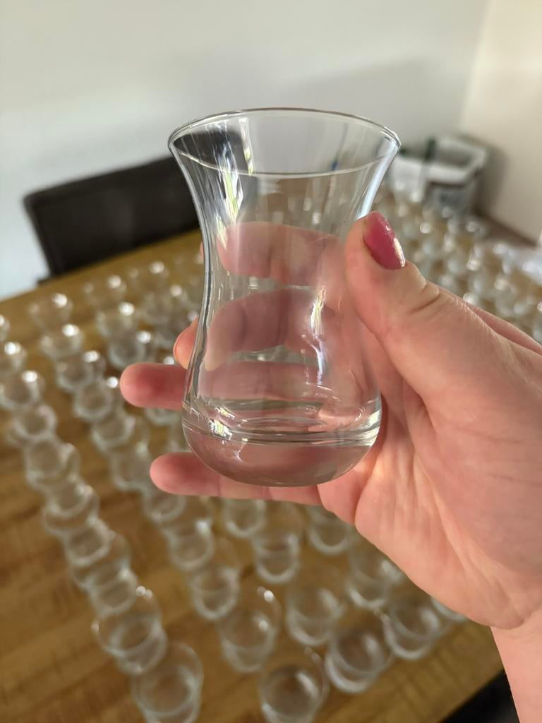 31 turkse thee glaasjes /wellicht bloemenvaasjes, Ophalen of Verzenden, Nieuw, Overige typen