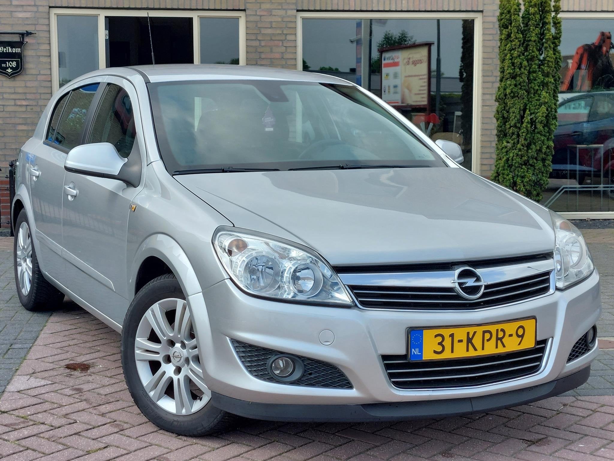 Opel Astra 1.6 Cosmo | Trekhaak | Leer | Handel / export, Voorwielaandrijving, 15 km/l, Gebruikt, 4 cilinders