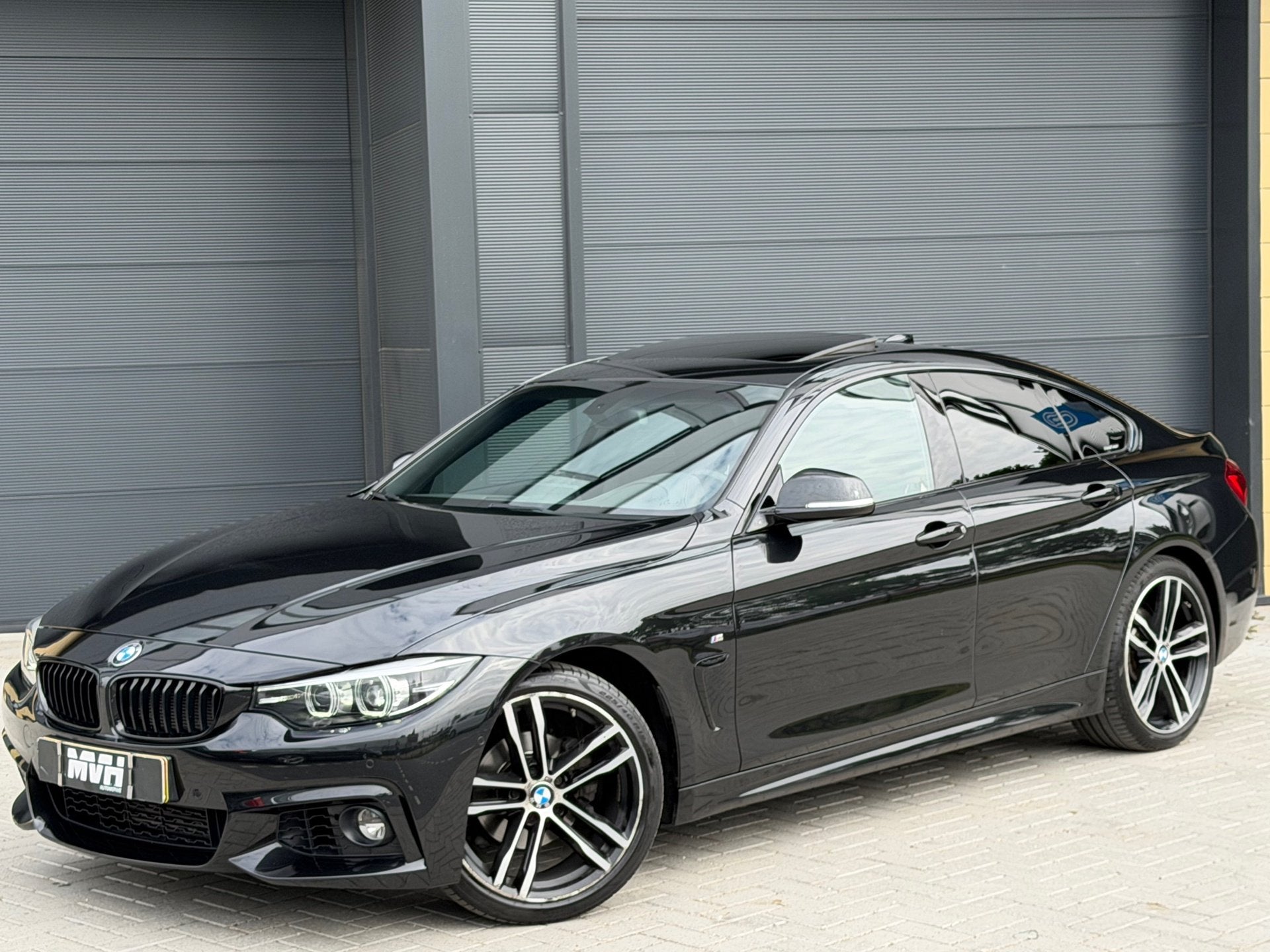 BMW 4-serie Gran Coupé 418i M Sport - M-Pakket - Automaat -, Auto's, Zwart, Bedrijf, Nieuw, 3 cilinders