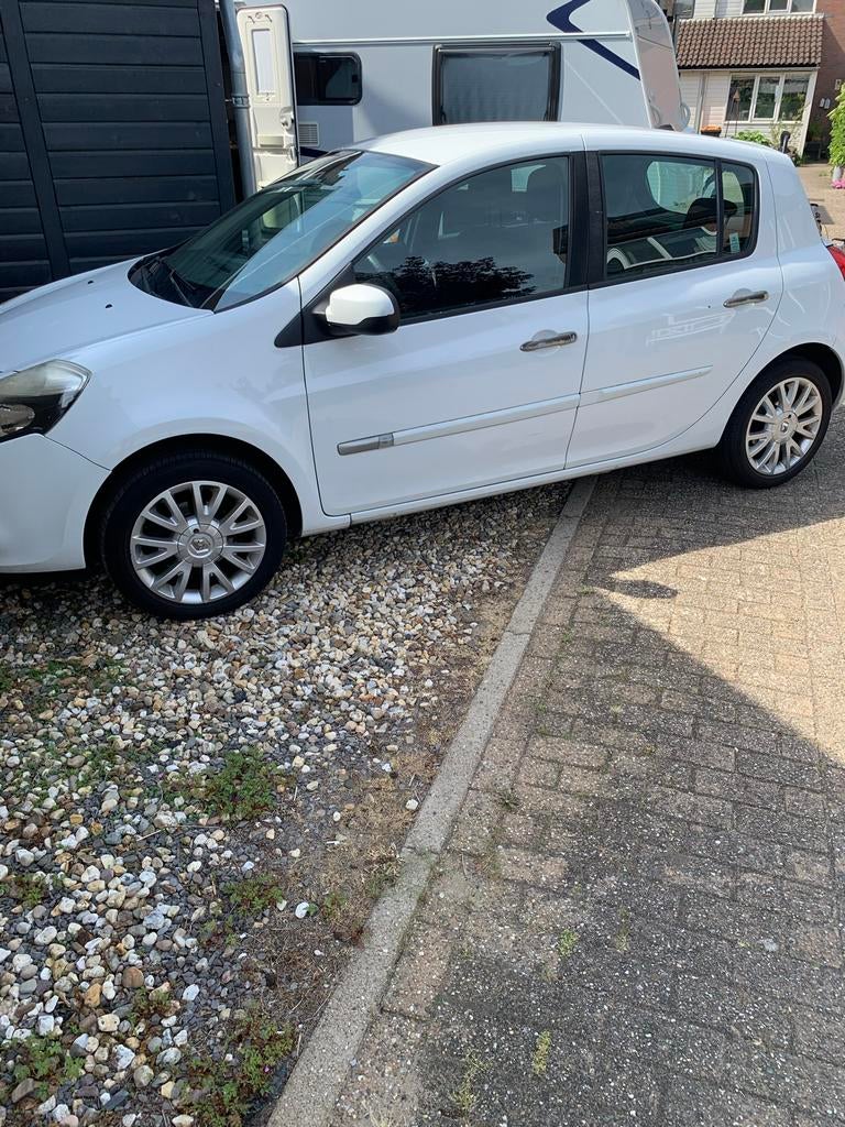 Renault Clio 1.2 TCE 5-DRS 2009 Wit, Auto's, Renault, Voorwielaandrijving, 535 kg, 4 cilinders, 100 pk