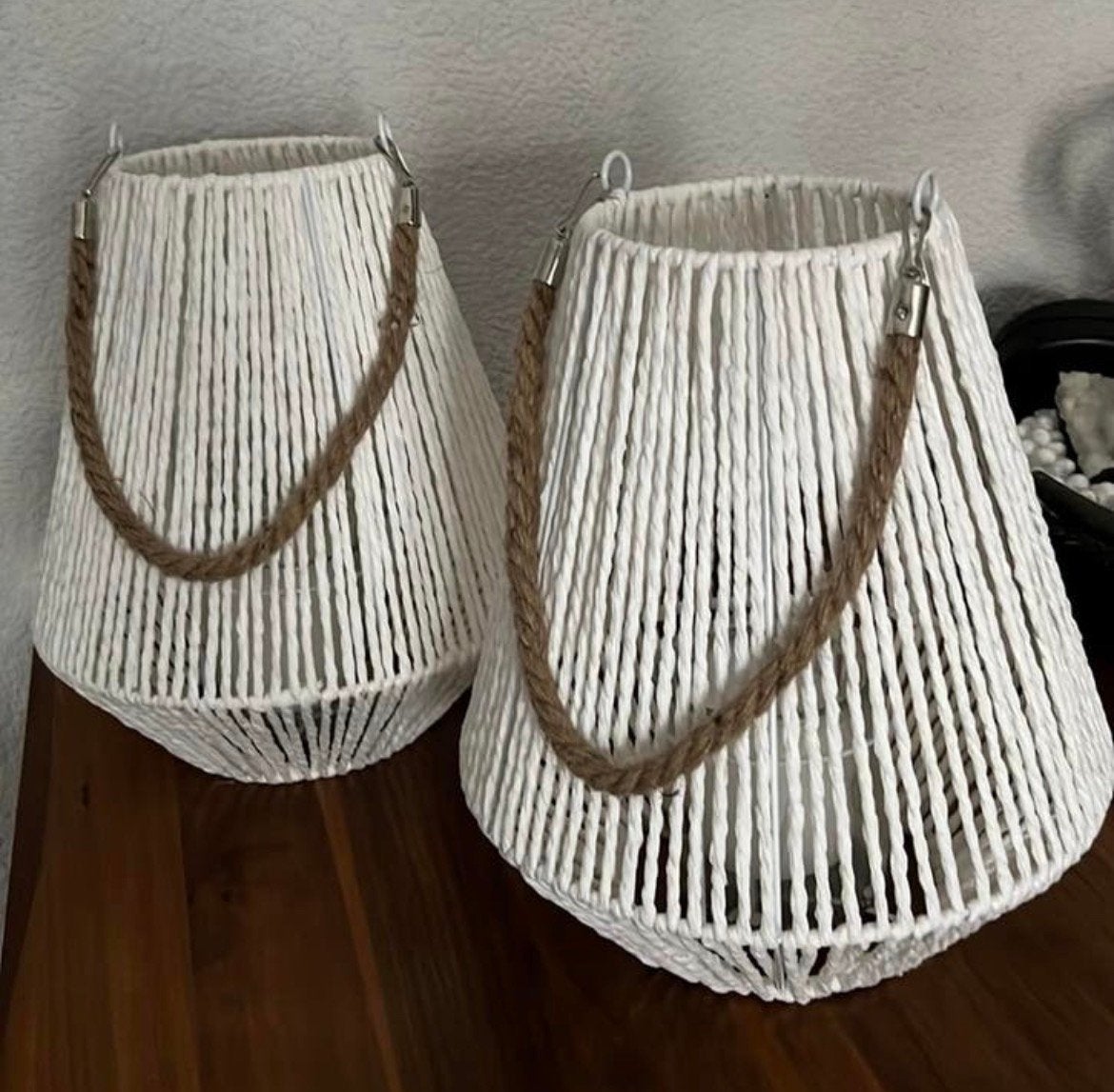 Windlichten wit 2x, Huis en Inrichting, Woonaccessoires | Kandelaars en Kaarsen, Ophalen, Overige materialen, 25 tot 50 cm, Wit