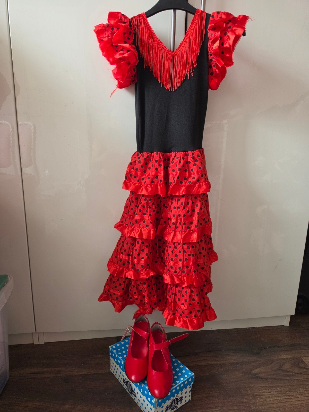 Originele Spaanse hakken - Maat 34 en flamenco jurk, Ophalen of Verzenden, Zo goed als nieuw, Rood, Schoenen met hoge hakken